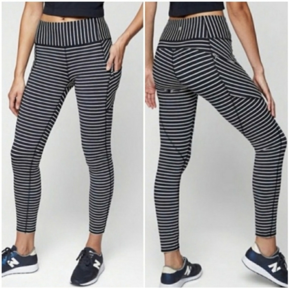 Athleta women’s Contender 7/8‎ Powerlift Tight in Dark Navy White Stripe SzXS
